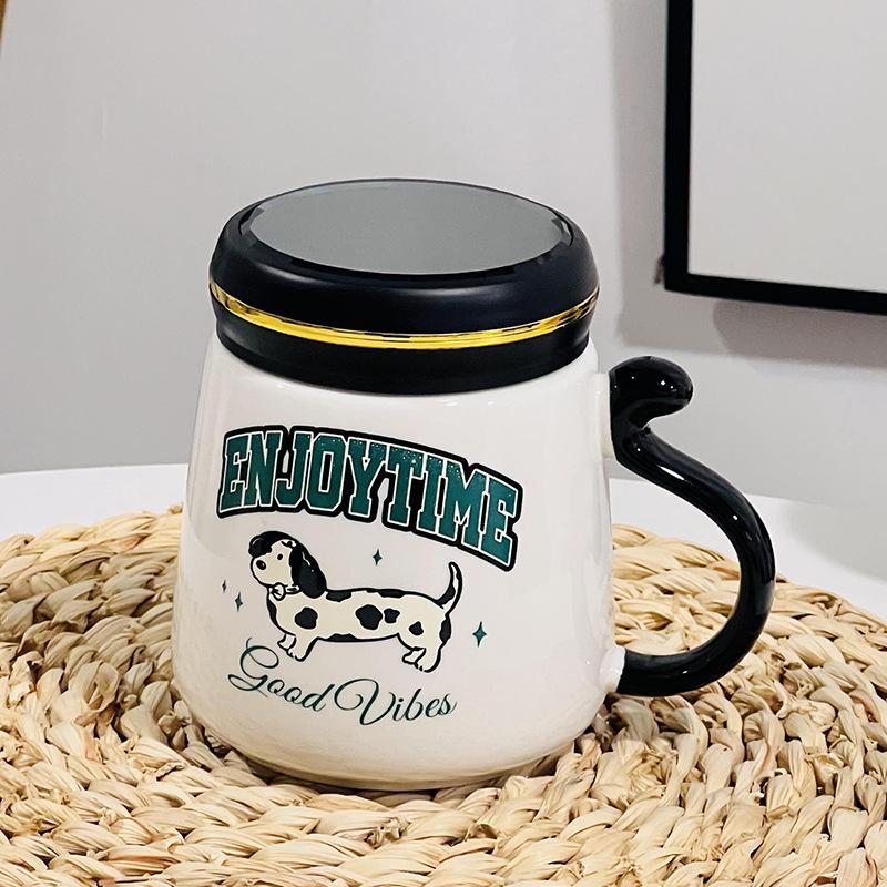 

Скандинавская ретро керамическая чашка с щенком, милая мультяшная кружка с крышкой, чашка для воды, новый продукт, зеркальная чашка, креативный сувенир 480ML