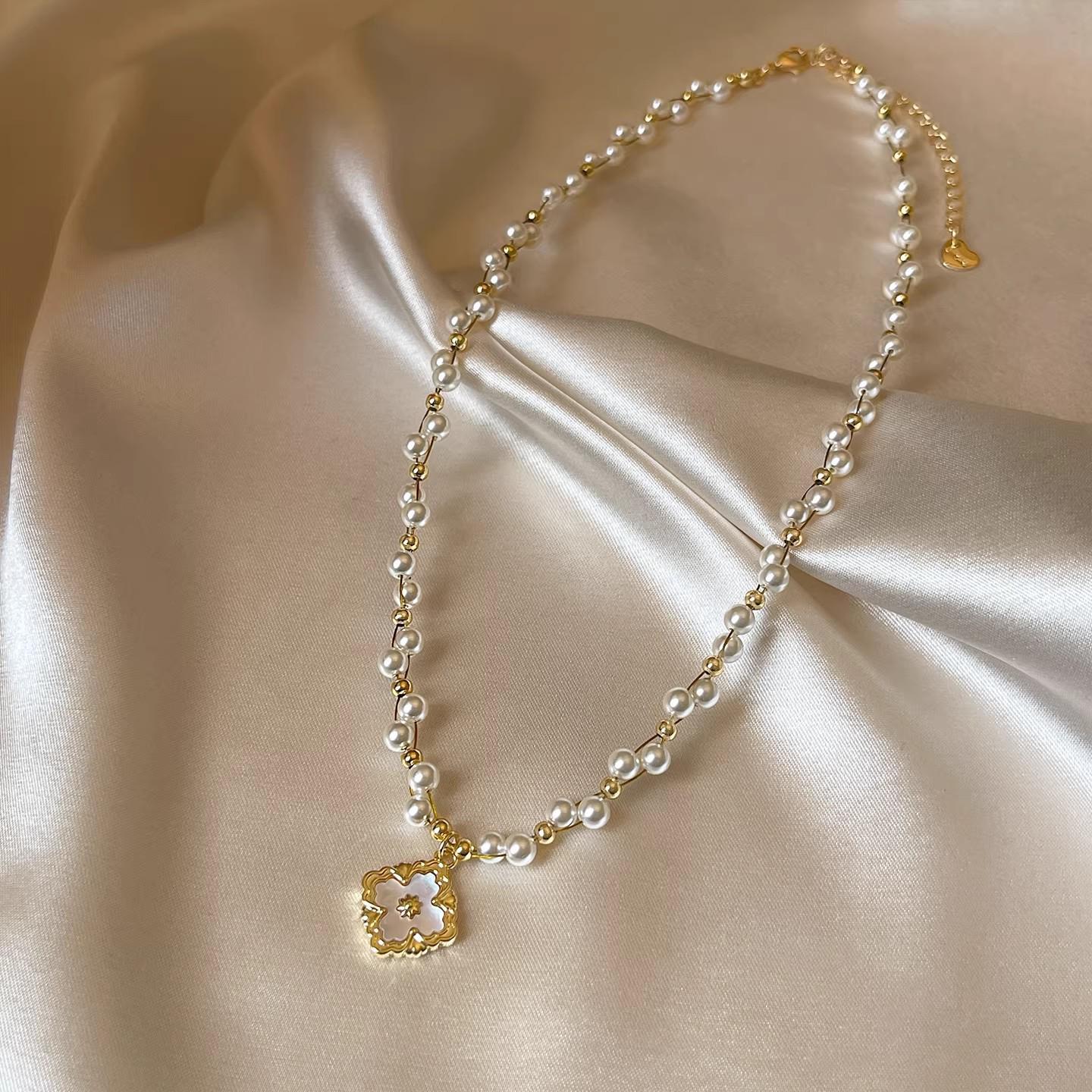 Elegant French Gold Flower Pendant Pearl Choker Necklace