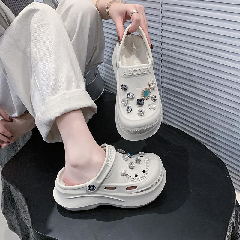 Star with the same hole shoes women wear new summer versatile thick-soled heightened stepping on shit beach cool slippers