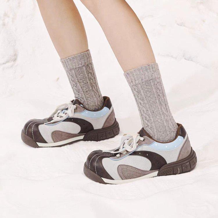 Casual single shoes women's 2025 new versatile flat-soled sports shoes women's niche design sense big head shoes platform casual shoes