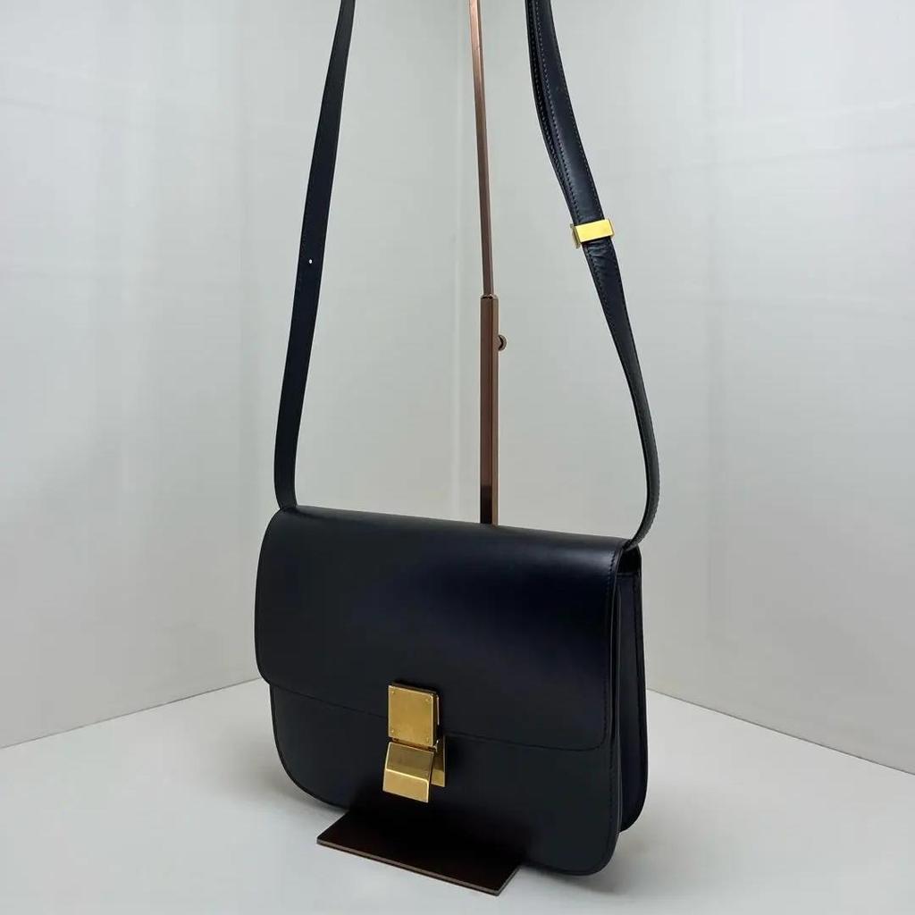 [Pre-Owned] Classic Box Polished Gold Buckle Leather Tofu Bag Shoulder Bag Crossbody Bag Medium - Very Good #RKKJT8