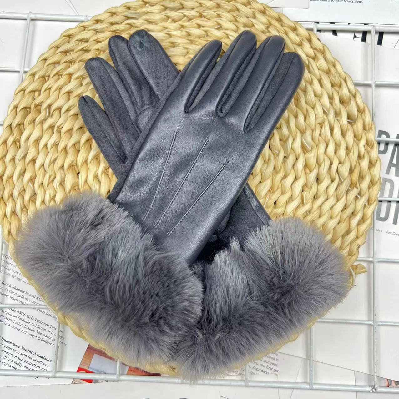 

Теплые перчатки из искусственной кожи, замши, двойного сращивания, бархатные женские, для сенсорного экрана, для верховой езды, ветрозащитные пушистые перчатки One size темно-серого