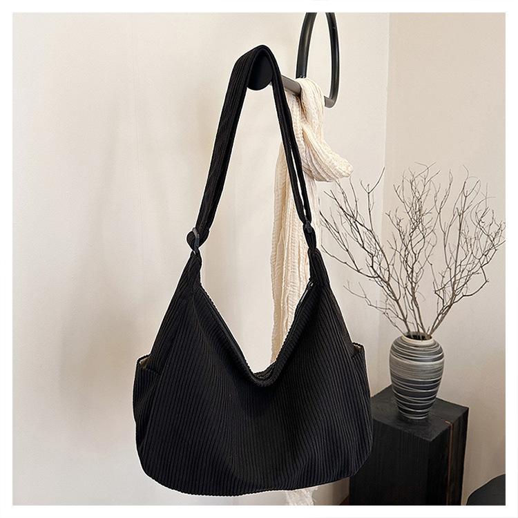 Corduroy Bag Women's Large Capacity 2025 New Simple Shoulder Messenger Bag Casual Versatile Commuter Tote Bag