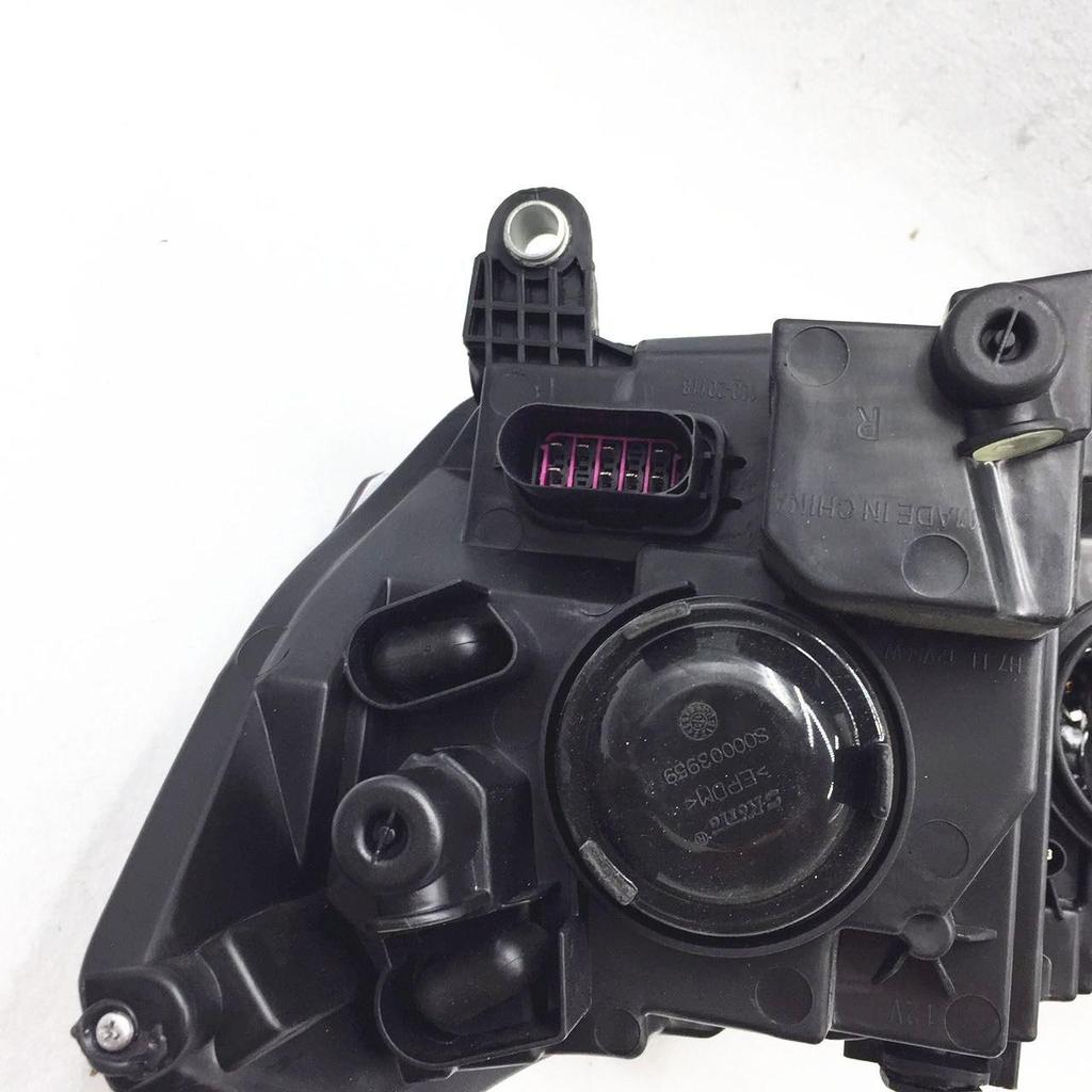 Volkswagen New Lavida Headlight Assembly for 2015-2017 Models