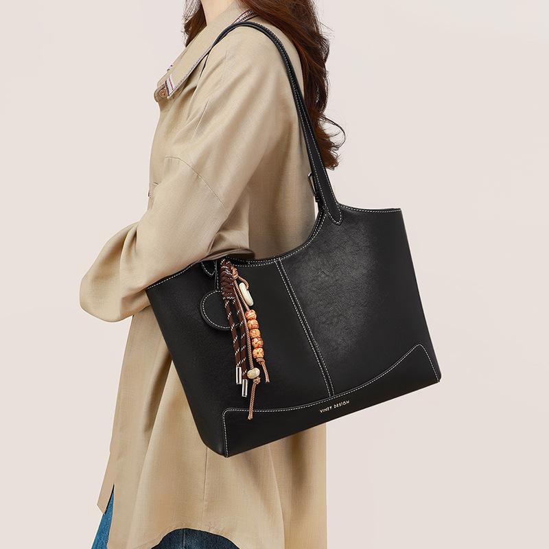 

Tote bag new women s bag summer leather shoulder bag large capacity daily commuter armpit bag чёрный