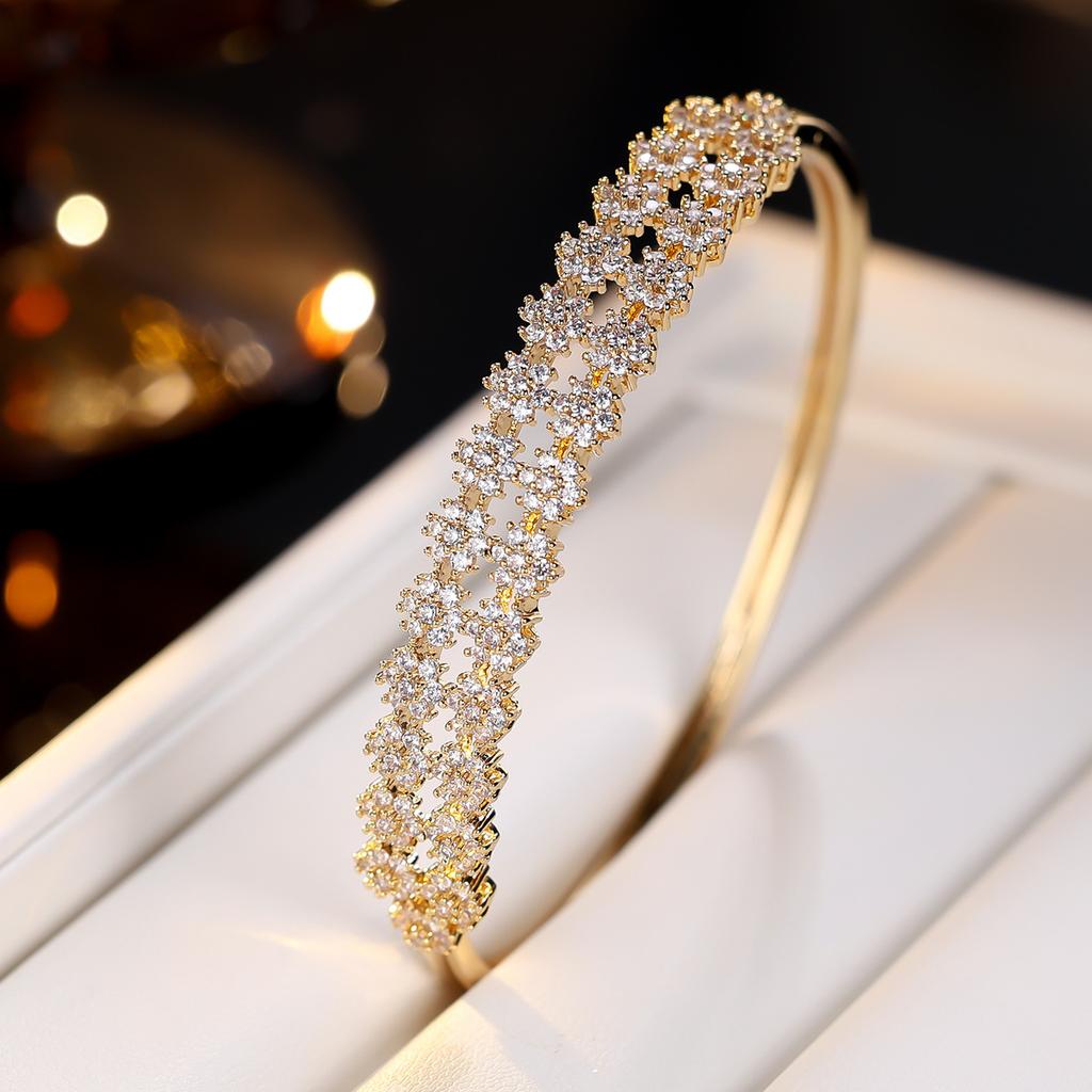 Light Luxury Starry Stone Women's Fashionable High-end Open-face Temperament Versatile Bracelet