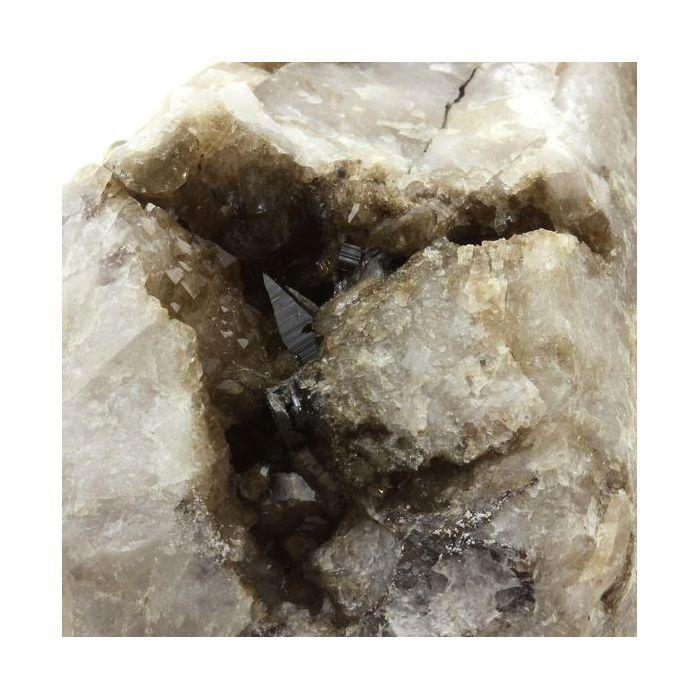 Pierres et Minéraux. Anatase. 1278.0 ct. Vallée de La Maurienne, Savoie, France..