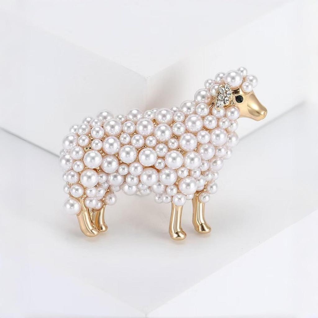 Sheep Corsage Creative Fashion Brooch - Unique Animal Themed Accessory