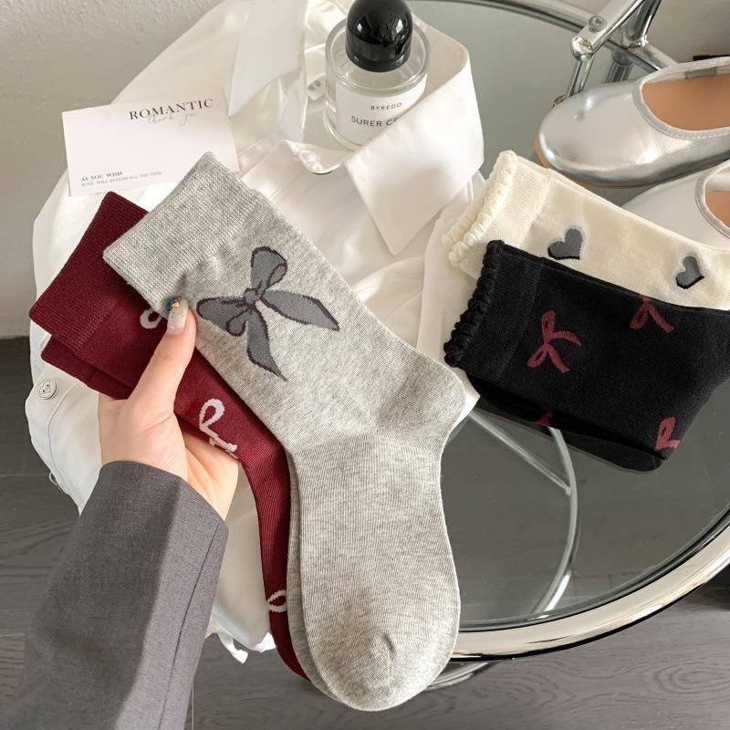 Ladies Spring and Autumn New Style Bowtie Love Sweet Tube Socks