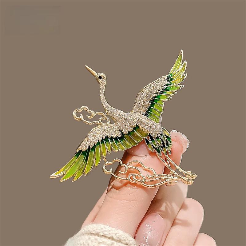 Bohemian Green Enamel Crane Brooches for Women Hollow Lucky Cloud Flying Bird Animal Brooch for Suit Clothing Jewelry