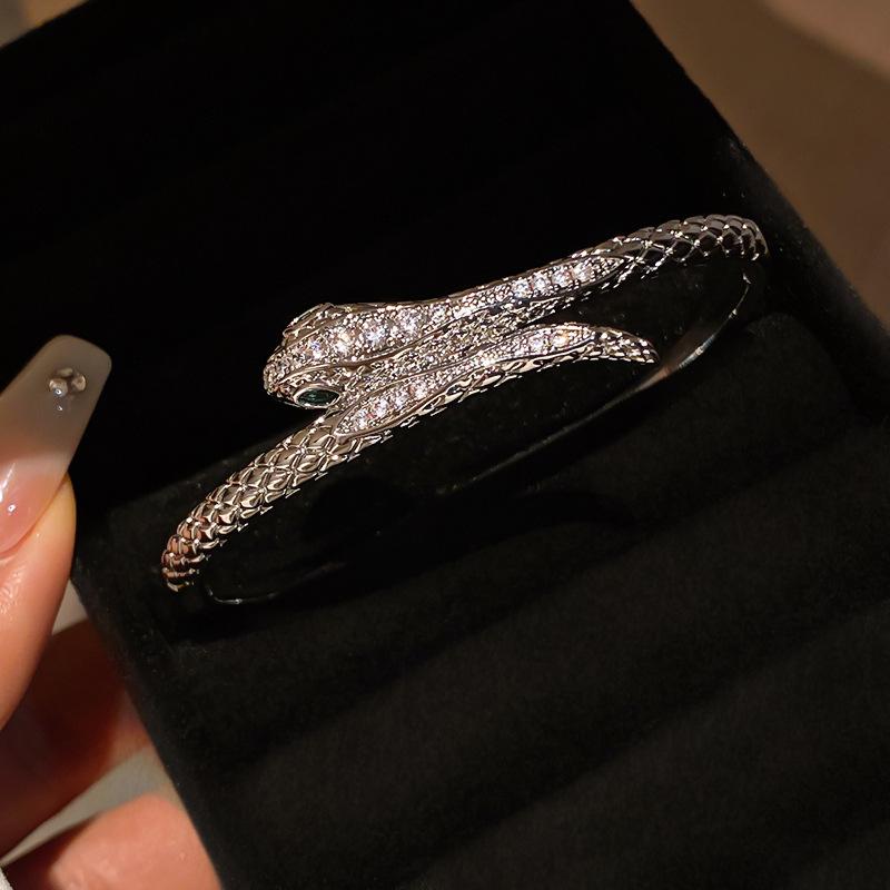 European and American Simple and Versatile Niche Snake-shaped Bracelet, Versatile Design Bracelet, Jewelry