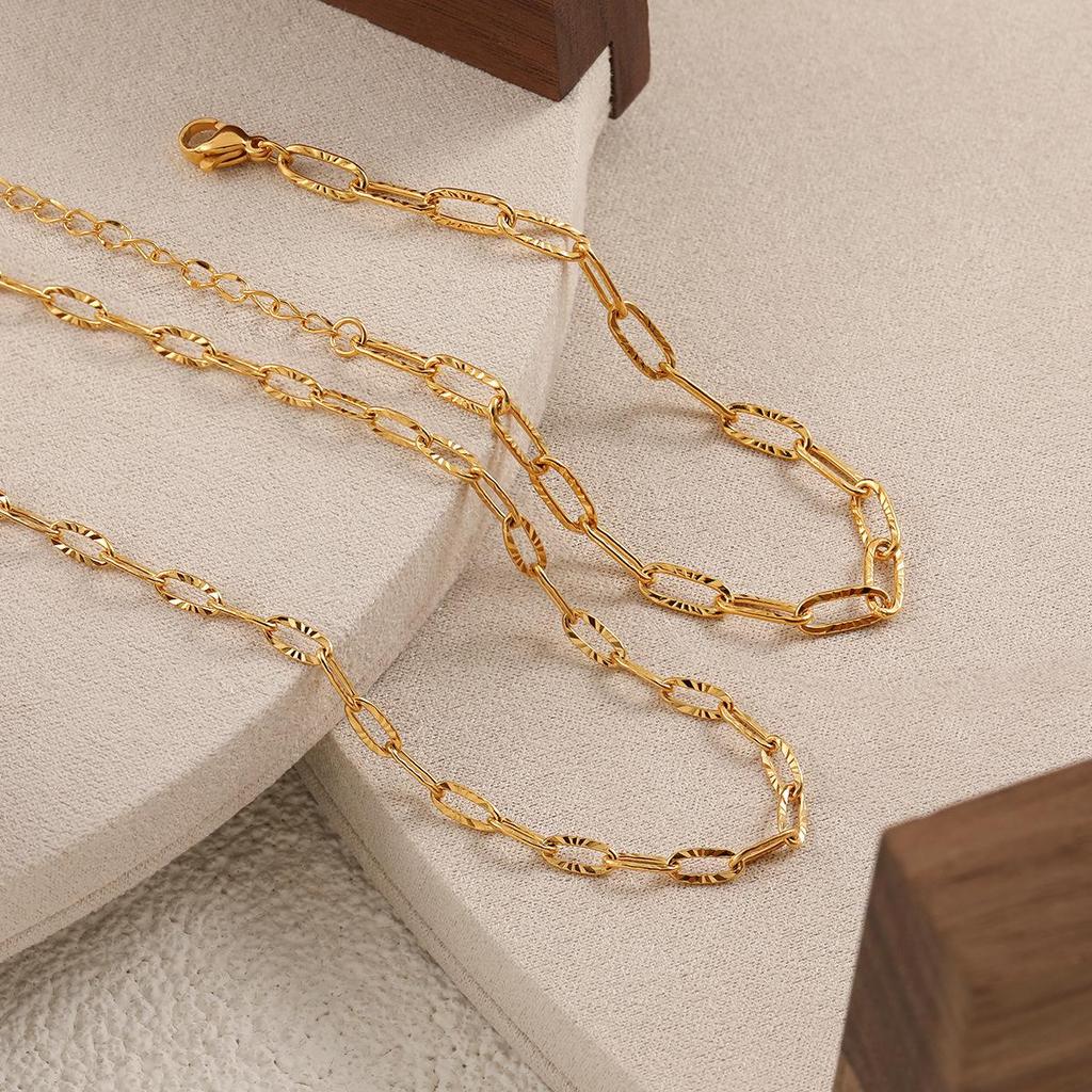 Sunflower Necklace Fashion Bracelet: Titanium Steel Clavicle Choker for Women