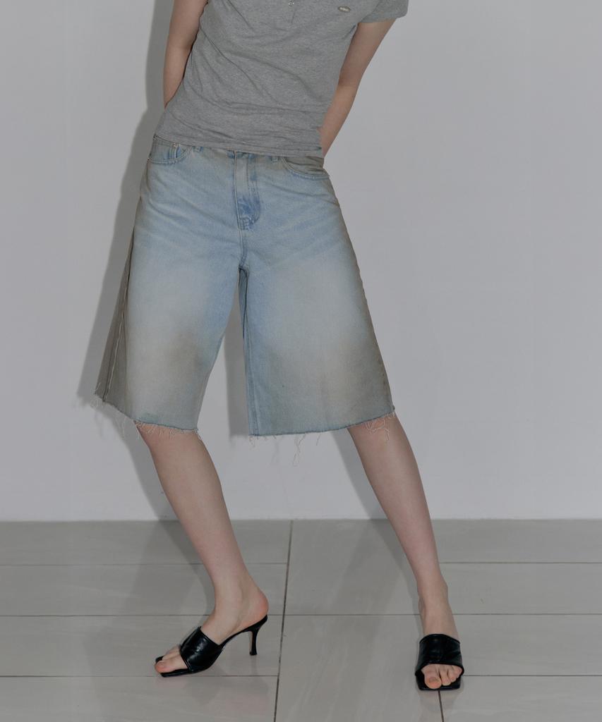 AUTHENTI Embroidered Bermuda Pants_Light Blue