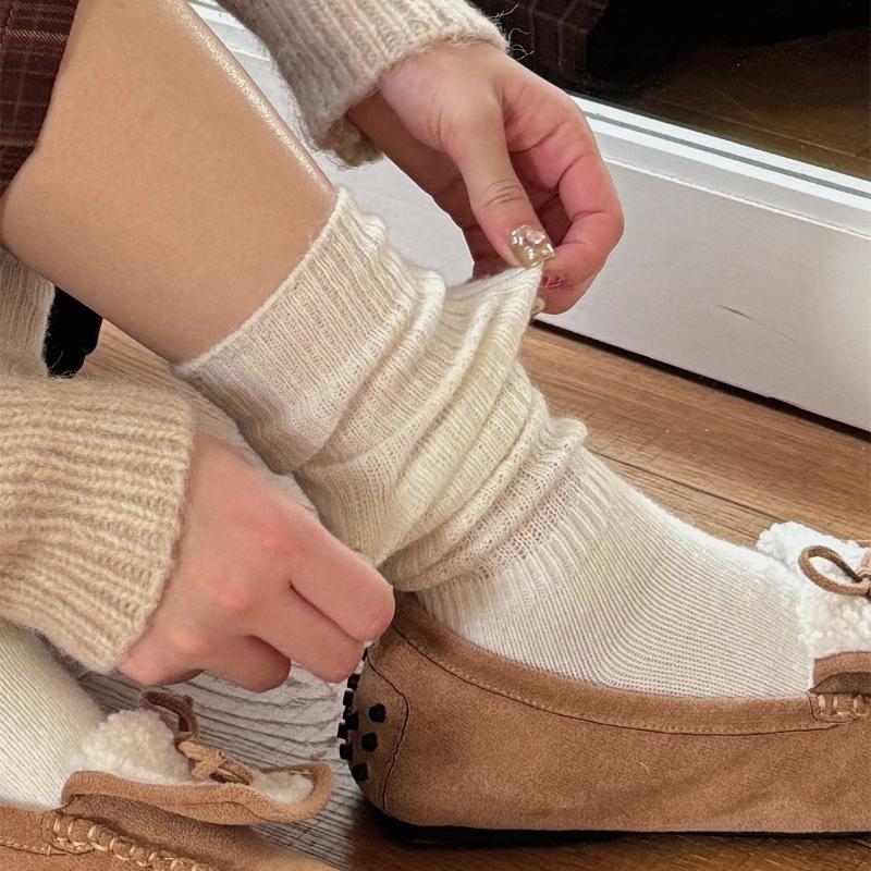 Women Socks Autumn and Winter Warm Kniited Middle-tube Socks Women Japanese Fashion Solid Color Loose Long Socks Christmas Gifts