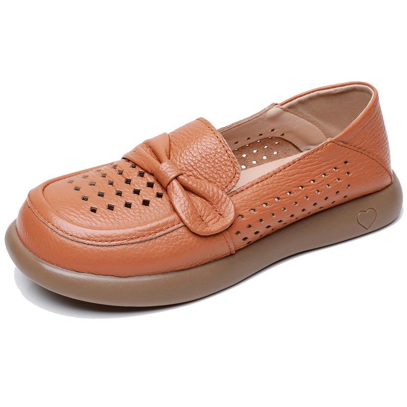 Spring Summer New Genuine Leather Women Flat Shoes Soft Sole Hollow Out Comfort Mother's Shoes Sandals Flat Non Slip Women Shoes
