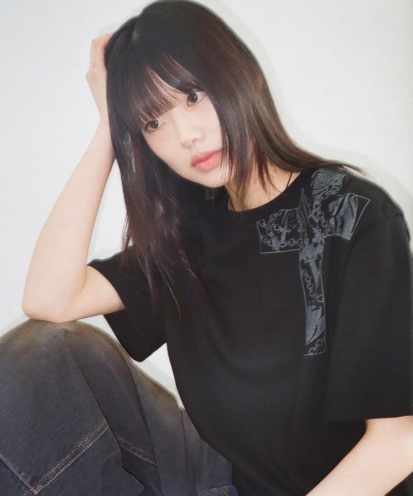 AAKAM Cros2 Printed Half Top (Black)