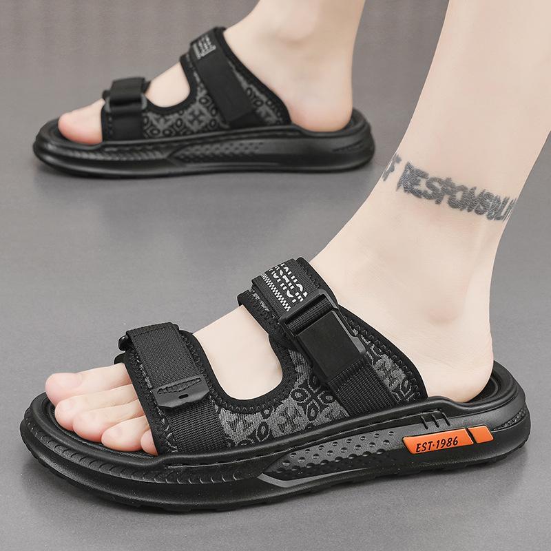 Sandals men's 2025 new summer wear soft-soled non-slip slippers driving fashion cool slippers casual beach shoes