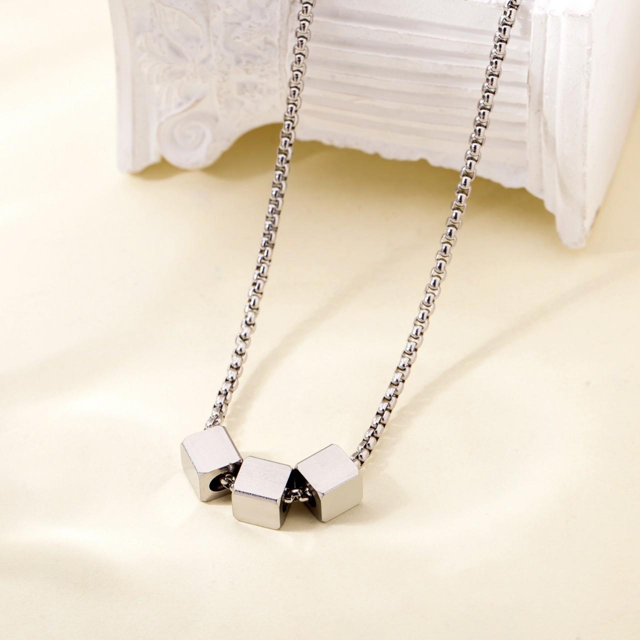 High-end Small Sugar Cube Gold Necklace Small Square Clavicle Chain Necklace 60CM