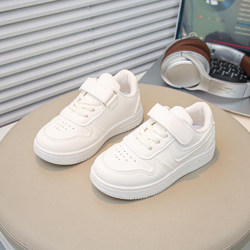 Children's little white shoes Spring and autumn boys' sports shoes School girls' board shoes Soft sole baby shoes single