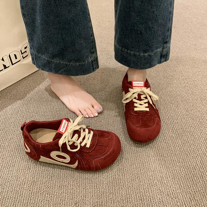 Retro style inner height increase German training shoes women's autumn 2025 new matte leather women's shoes show feet small casual sports shoes