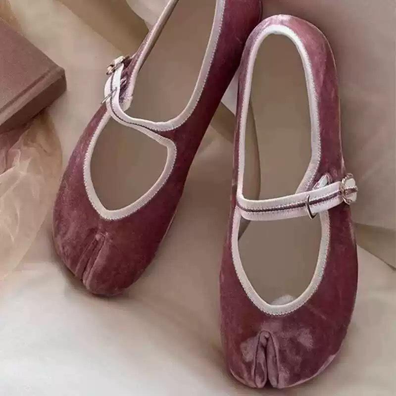 

Кожа замша ниша свиные ножки с раздвоенным носком одинарные туфли женские 2025 весна универсальные на плоской подошве с мелким вырезом ремешок на одной пуговице туфли Мэри Джейн 40 розовый