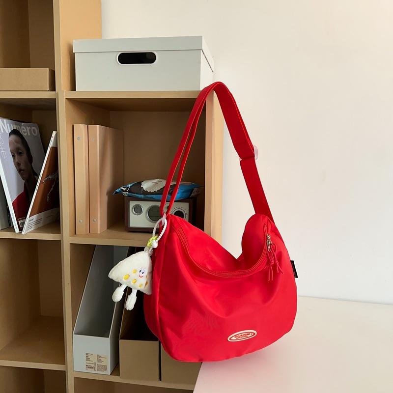 Nylon cloth bag women's large-capacity new summer versatile shoulder messenger bag casual commuter dumpling bag