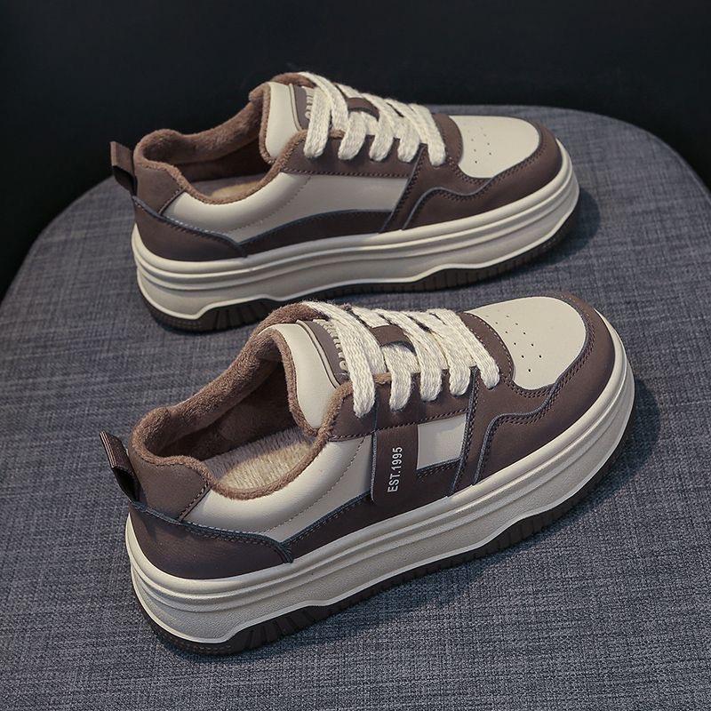Thick baseplate shoes women's explosion 2025 spring new velvet little white shoes casual sports shoes Hong Kong style retro women's shoes