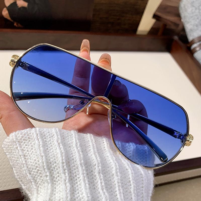 One-piece sunglasses, European and American large-frame integrated driving sunglasses, sunscreen sunglasses, women's high-end metal retro eyes