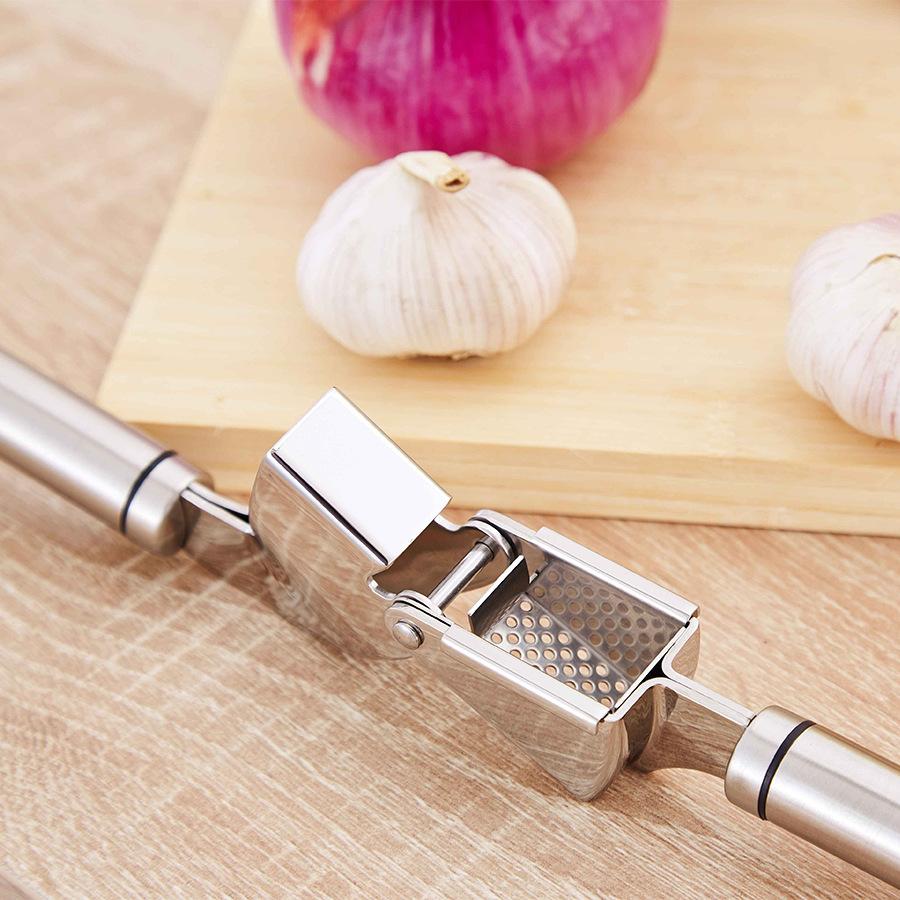 Stainless Steel 304 Garlic Press Manual Garlic Crusher Kitchen Garlic Mincer Handheld Garlic Masher with Ergonomic Handles and Easy Cleaning Design