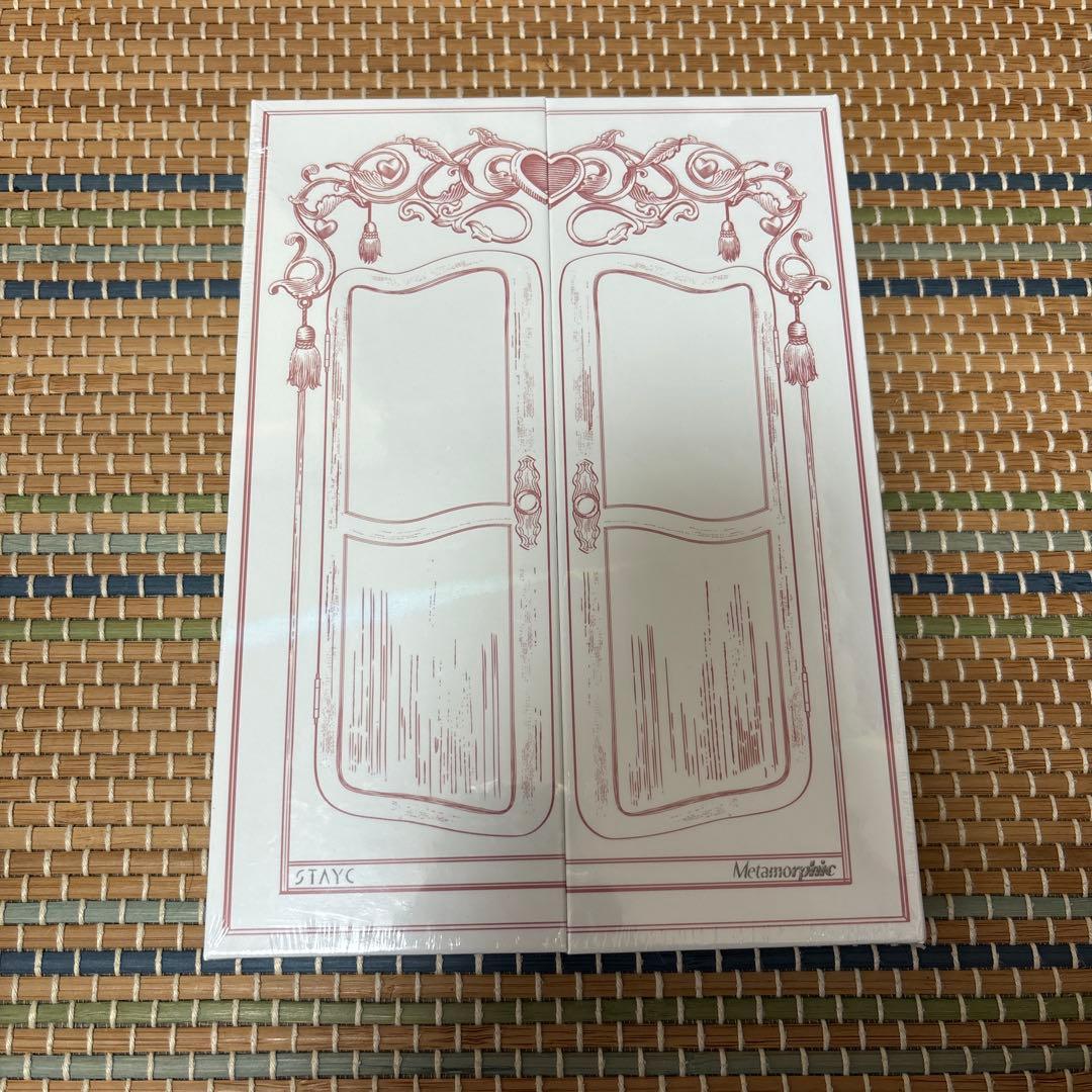 

[USED] STAYC Album Metamorphic Icy Ver.