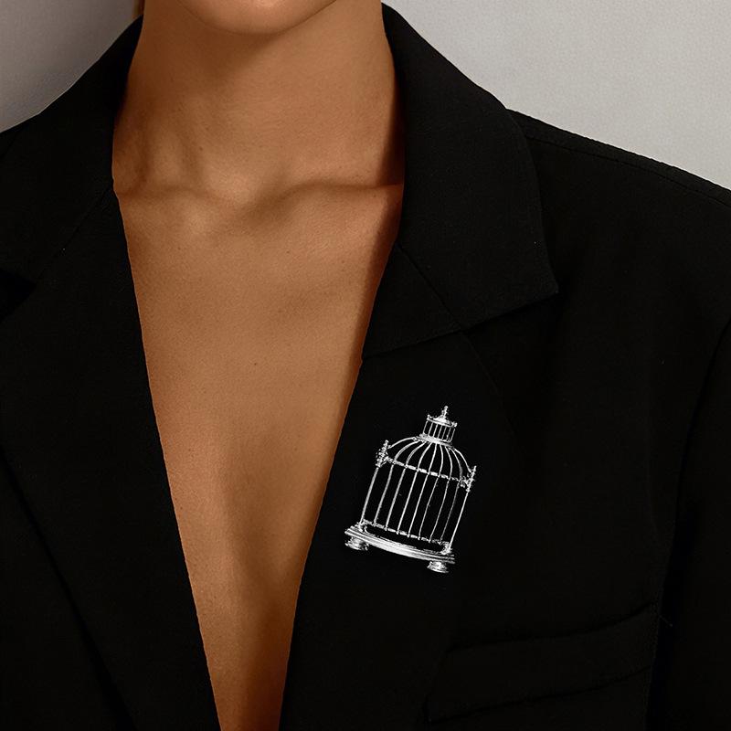 Chic European-American Birdcage Brooch Pin for Women s Daily Wear. серебряный
