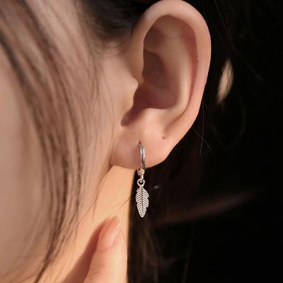 Feather Ear Buckle Simple Glossy Design Sense Flow Ruffian Handsome Neutral Wind Ins Cross-Border Foreign Trade Gold Earrings