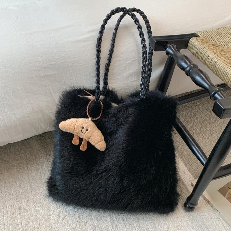Autumn New Plush Handbag Simple Fashion Furry Women's Bag High Value Fashion Shoulder Bag Bag