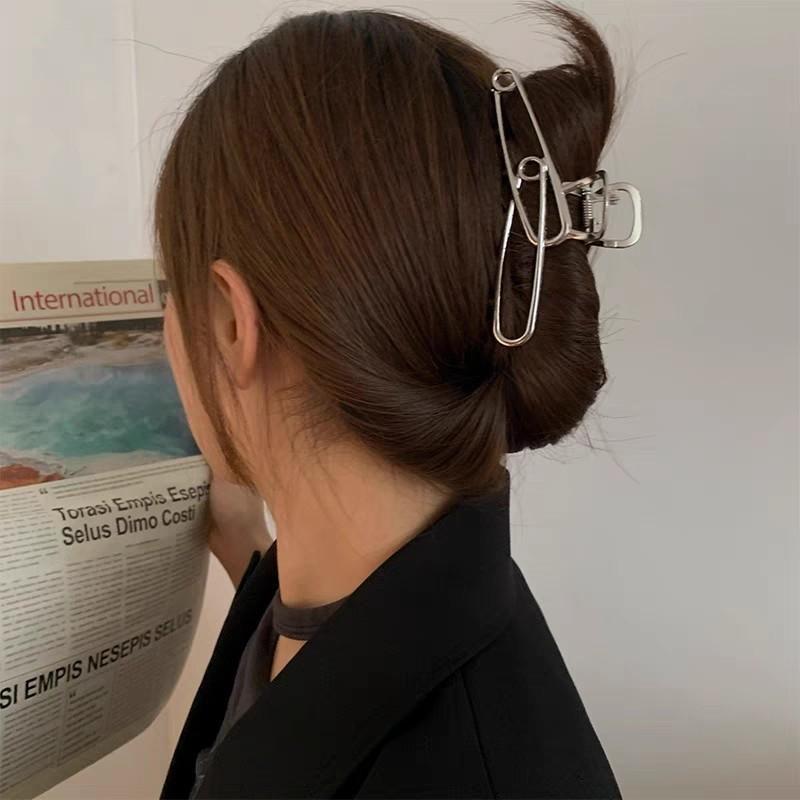 Women Zinc Alloy Hair Claw Elegant Hollow Vintage Barrettes Hairpins Hair Accessories For Girls Daily Wear