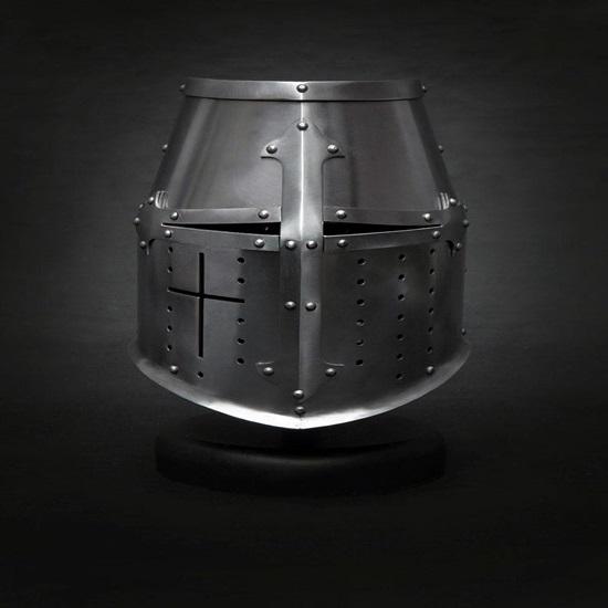 

Крестоносец Великий шлем из стали и латуни - Топ-шлем с крестом Средневековый рыцарский шлем - Рыцарский шлем для LARP, реконструкции и косплея