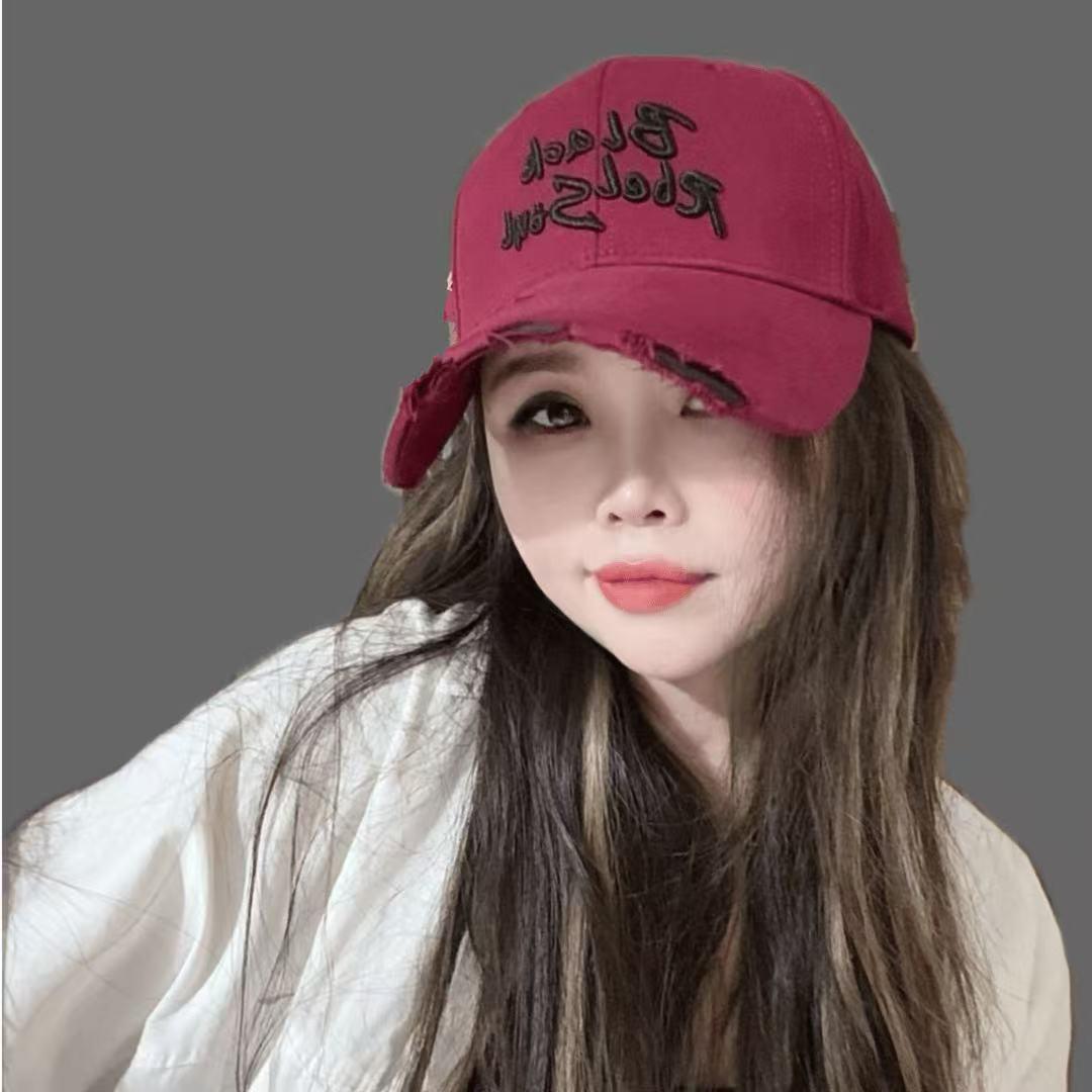Корейский вышитый солнцезащитный козырек бейсболка - Вдохновленная знаменитостями уличная модная шляпа Adjustable красный