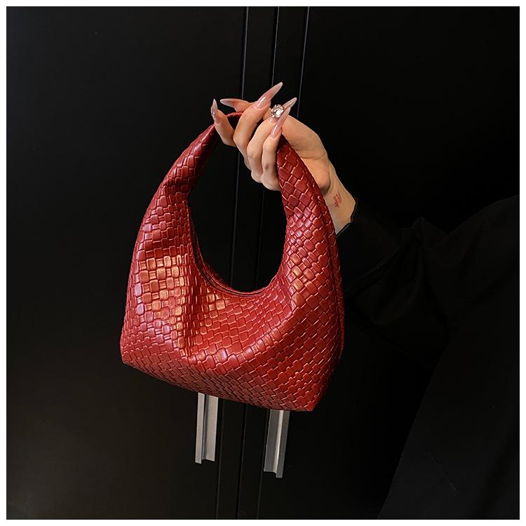 2024 Women's Fashion Crescent Shoulder Bag - Stylish European-American Design