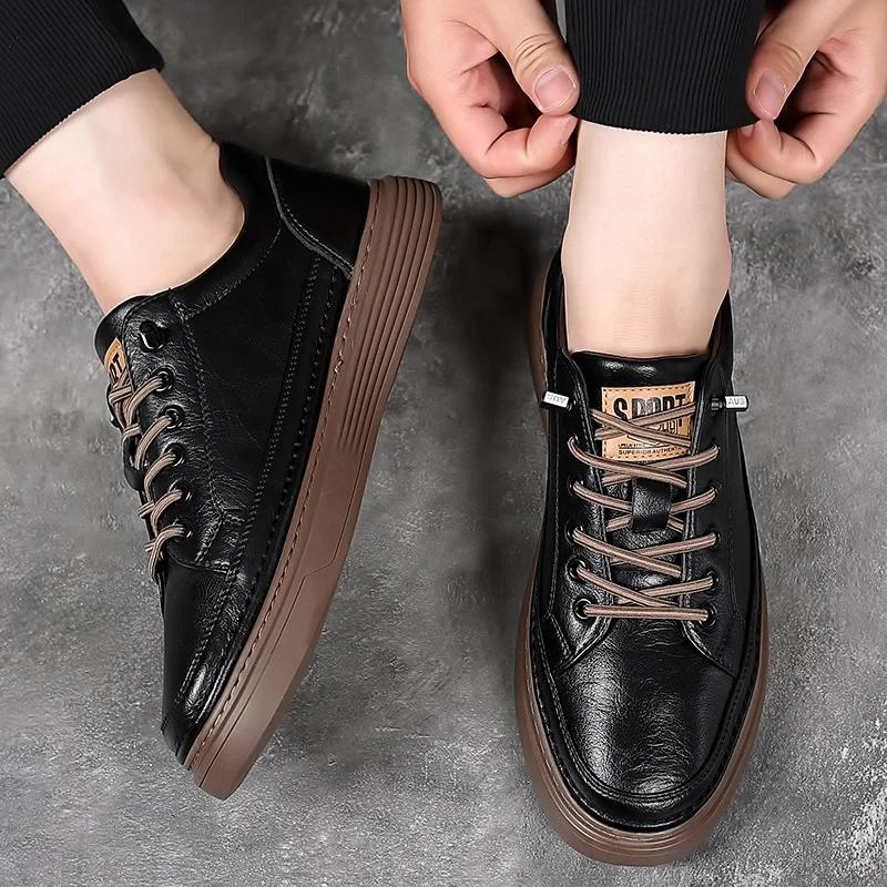 Neue Schuhe für Herren Echtleder Freizeitschuhe Frühling Retro Flache Skateboard-Schuhe Schlichte Leder-Sneaker