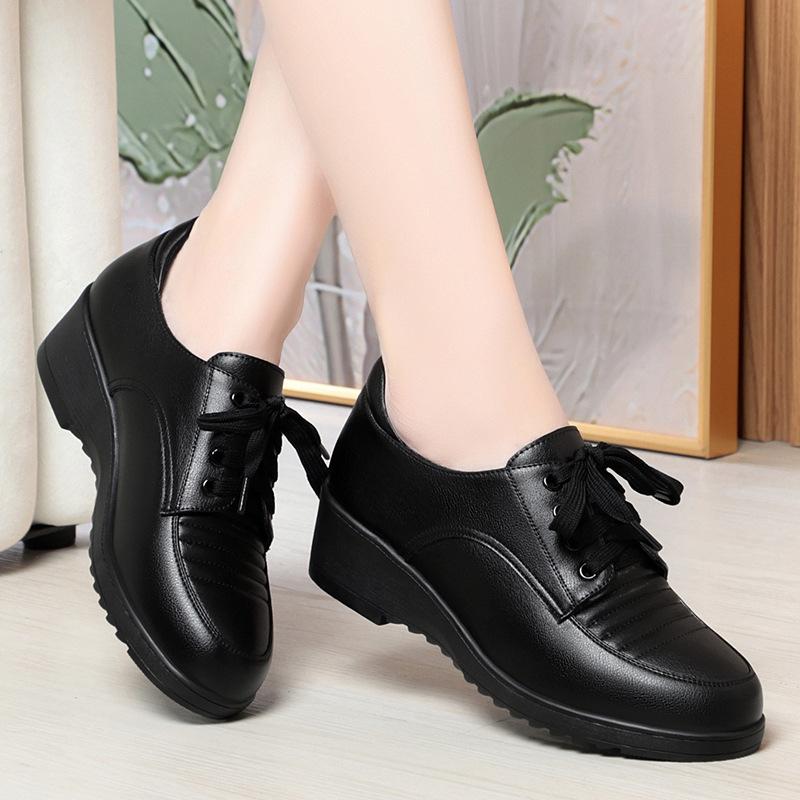 

Модные брендовые женские туфли из мягкой кожи с круглым носком, повседневные, удобные, женские туфли на танкетке, модные туфли для мам, женские туфли для офиса на высоком каблуке 35(Foot22.5cm)