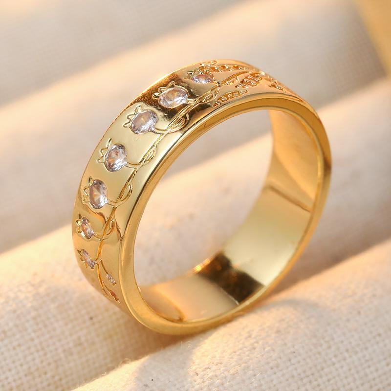 Minimalist Inlaid White CZ Flower Women's Ring Trendy Gold Color Hand Carving Daily Wear Party Jewelry Anniversary Gift