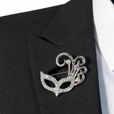 Classic Fox Mask Crystal Brooch for Women Ladies