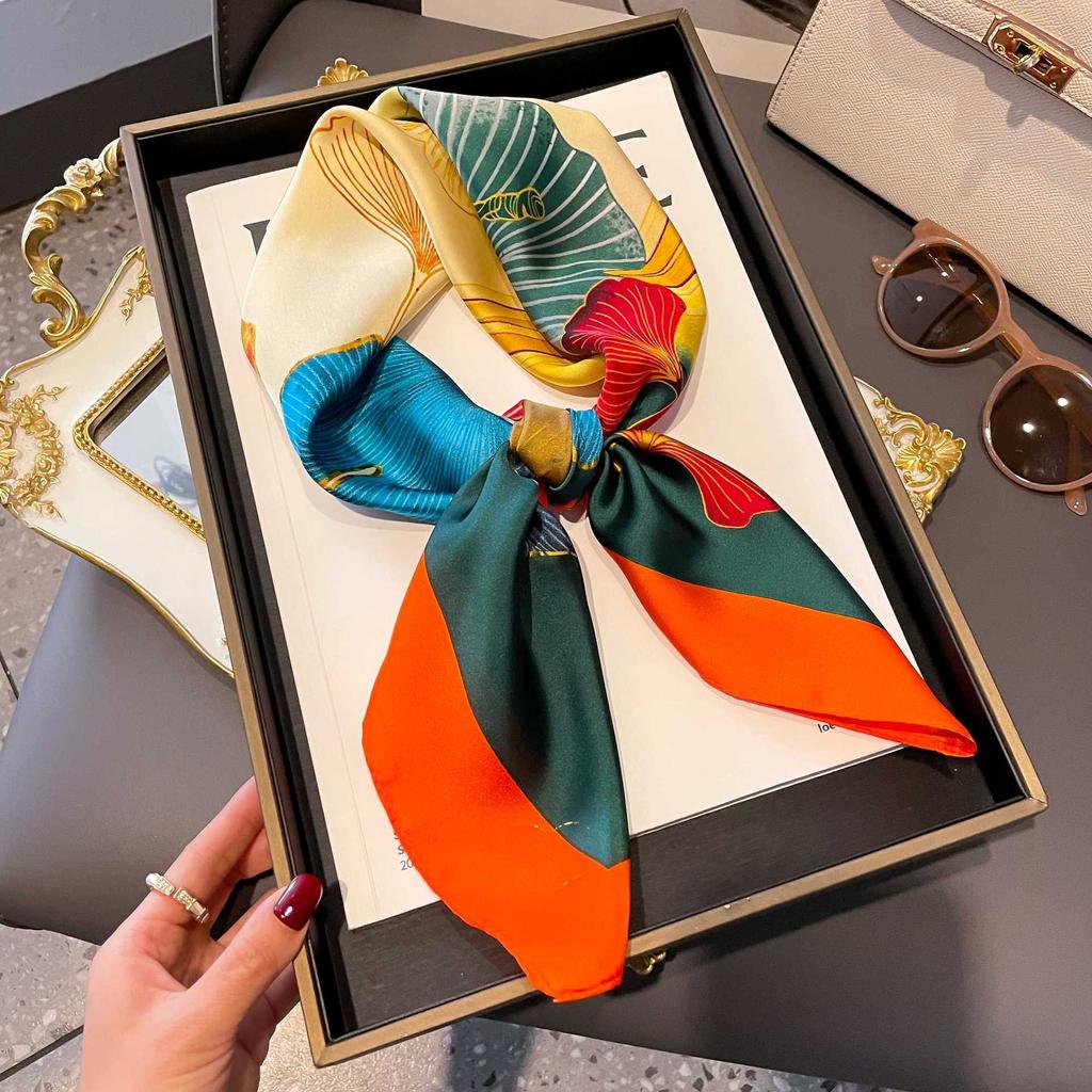 Silk scarf women's neck new scarf with coat 70 small square scarf scarf mother high-end scarf