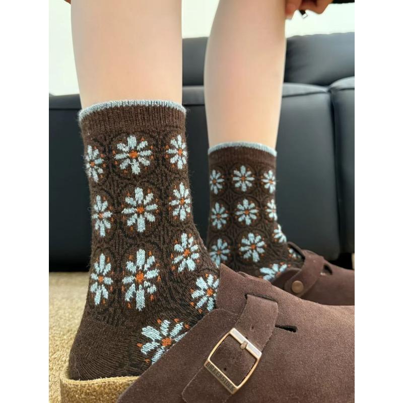 Autumn and Winter Style Woolen Mid-calf Socks, Women's Flower Versatile and Warm Lace Pile Socks
