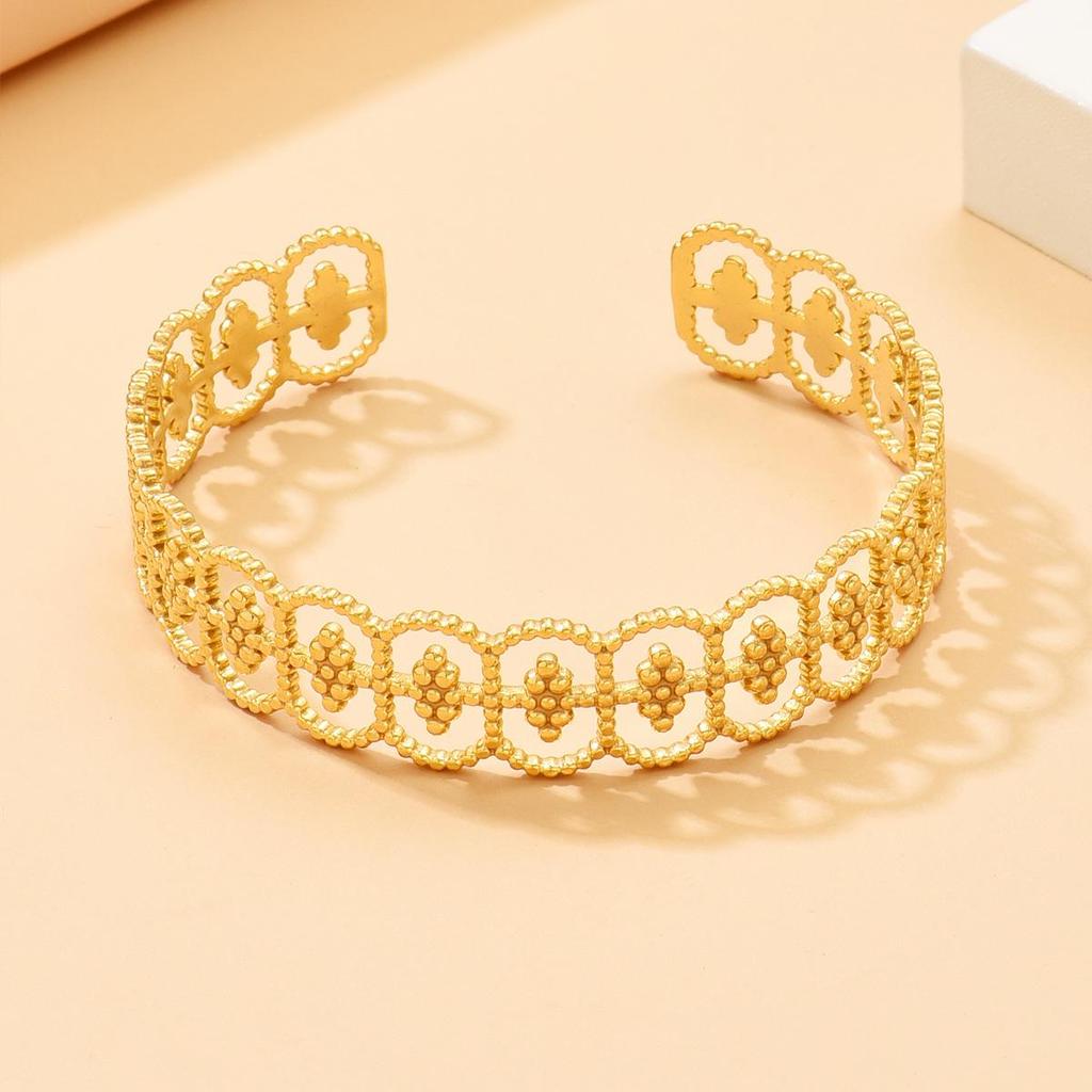 Romantic Retro Hollow Lace Stainless Steel Open Bangle - Elegant Flower Design for Women’s Jewelry