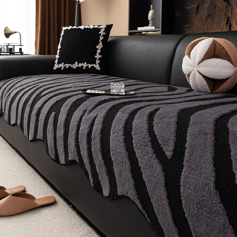 Non-Slip Couch Cover Plush Universal Irregularity Sofa Cushion European Style Retro New Prevent Cat Scratching Sofa Covers