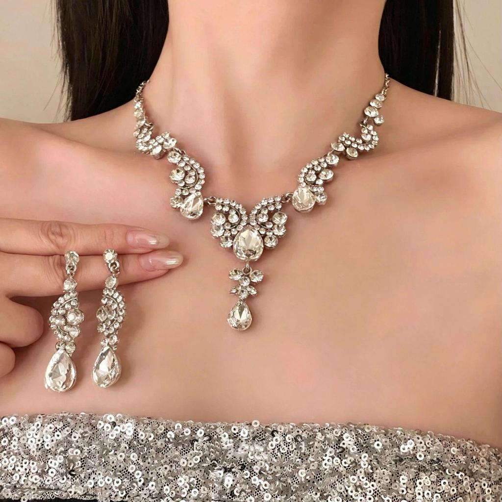 Elegant Waterdrop Diamond Tassel Necklace and Earrings Set for Women
