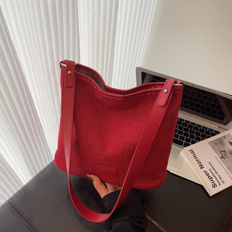 

Нишевая портативная сумка-ведро женская новая модная сумка через плечо повседневная сумка-мессенджер для поездок на работу красный