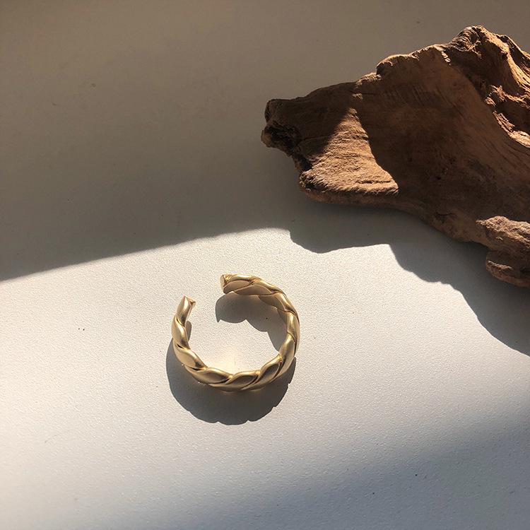 Korean Dongdaemun Retro Twist Metal Open Ring: Women's Versatile Cold Style Accessory