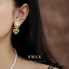 European and American Medieval Light Luxury Stud Earrings, French Celebrity Exquisite Sense of Green Resin Imitation Pearl Inlaid Earrings Women
