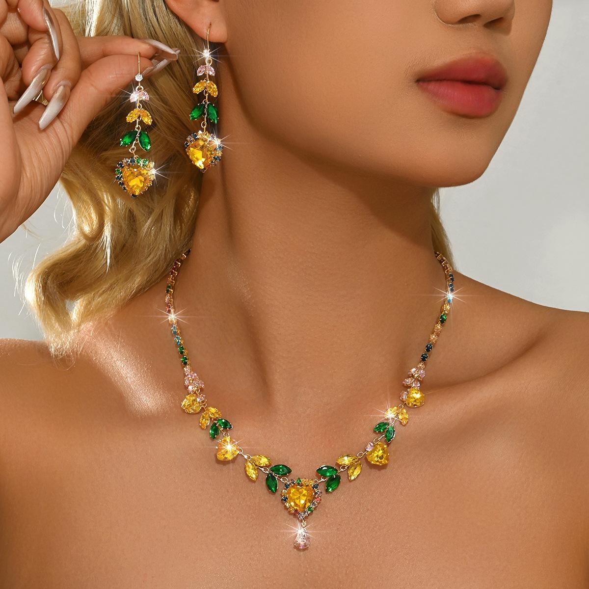 

European and American Zircon Water Drop Leaf Necklace Light Luxury High-grade Collarbone Chain Niche Fashion Earrings Set Jewelry 2026 45CM